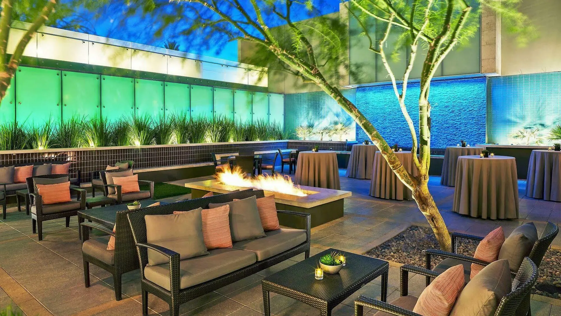 The Westin Phoenix Downtown Otel